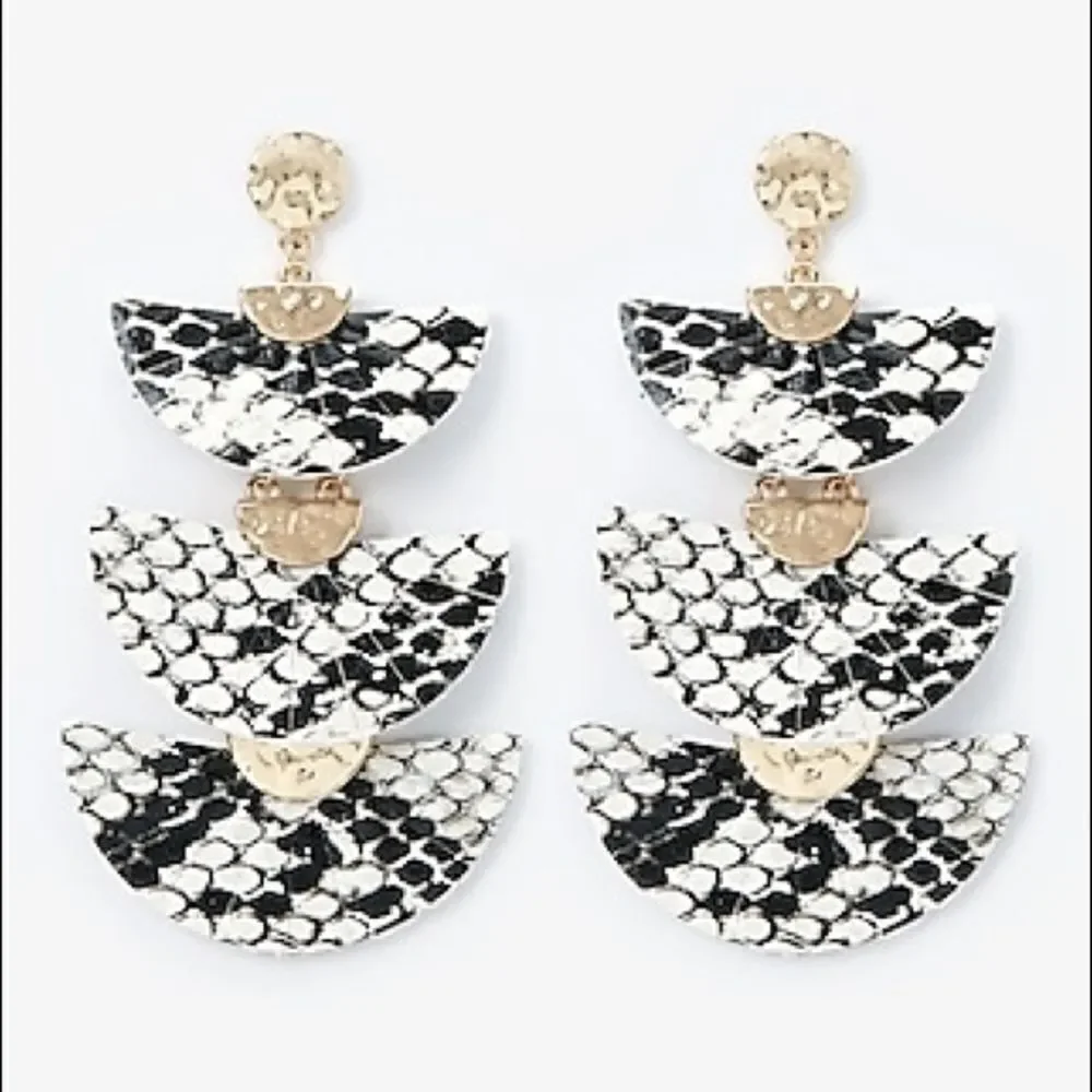 ✨ Tiered Snakeskin Print Half Moon Drop Earrings✨